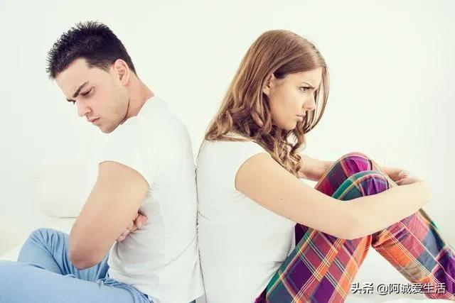 父亲向女儿前男友求婚:怕女儿霸占家产，辽宁一父亲亲手杀死女儿及其男友，你怎么看