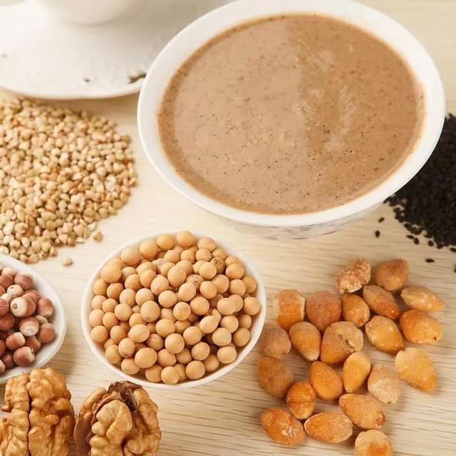 红豆、绿豆、黑豆、花生、莲子、薏仁米放在一起吃，可以吗？插图25