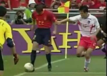 你觉得韩国女足会不会申诉第二个失球？这个球出界了吗？