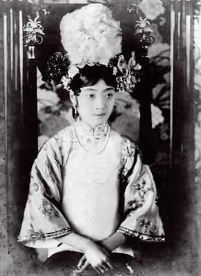婉容皇后的一生简历:婉容皇后究竟是个怎样的女人？真的如传闻那般浪荡吗？