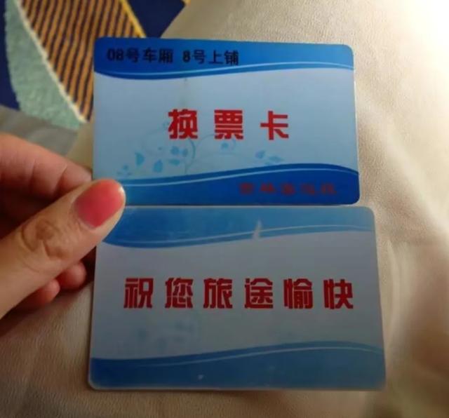 猫咪绝育当晚走来走去:猫咪已绝育但还是叫个不停，而且经常在地上打滚？