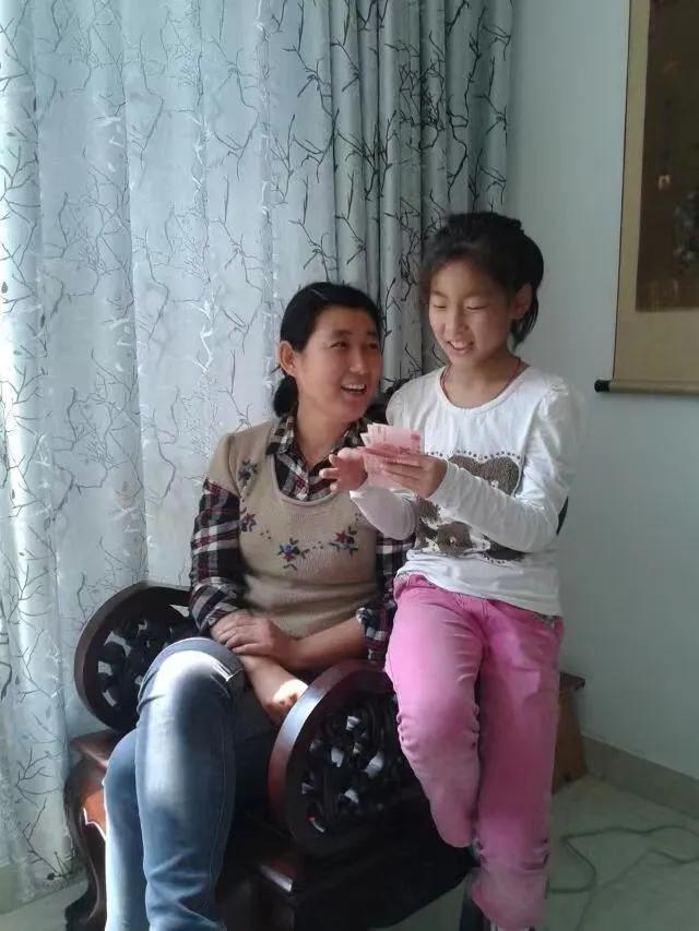 在儿子家看孙子,儿媳妇天天让我吃剩饭剩菜,我该怎么办？