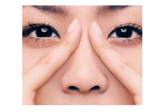 头条问答 经常按摩鼻梁 用手捏鼻子 鼻梁会不会变高变挺 有没有人试过 3个回答