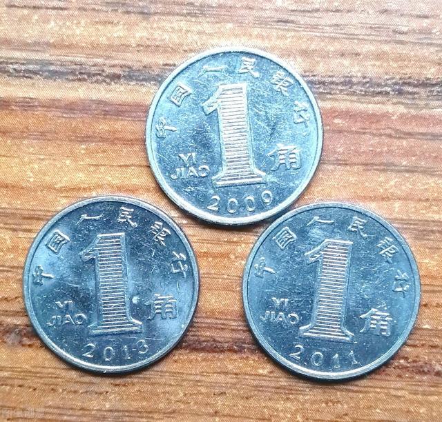 天宝石的一公斤多少钱,一公斤黄金和10公斤人民币你选哪个？