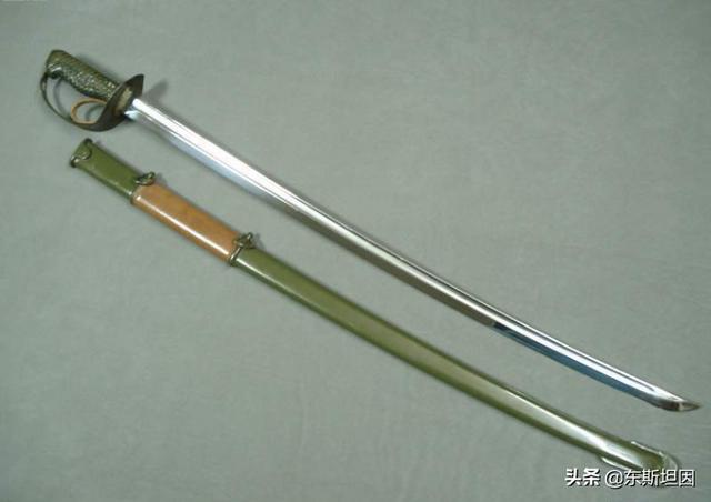 据说骑兵的马刀是不开刃的真的是这样么