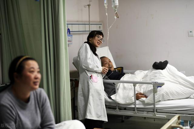月入九万的狗秒杀嫩模:70后都已经四五十岁了，正常来说应该有多少存款？