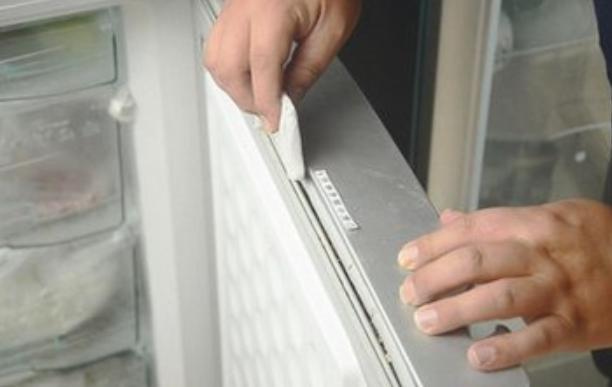 出远门时，为什么要给冰箱里放一枚硬币？插图43