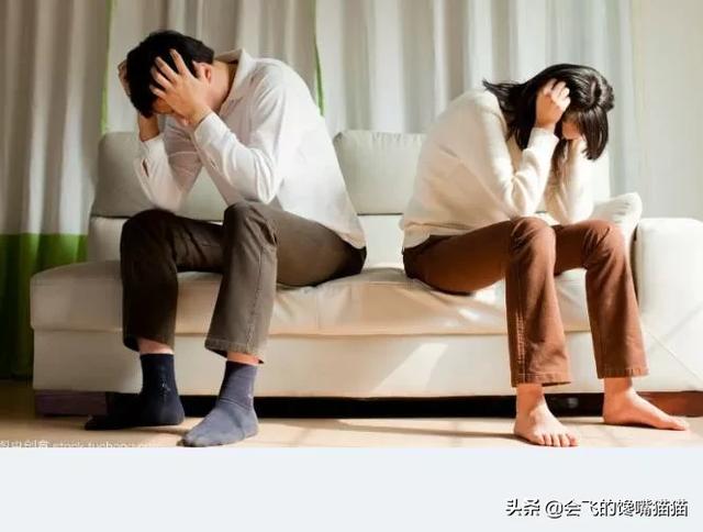 一个女人冷落你回你也不谈感情不说分手你说她内心想什么