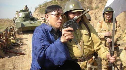 为什么汉奸们都喜欢骑自行车?而日本军人却在地上跑？插图13