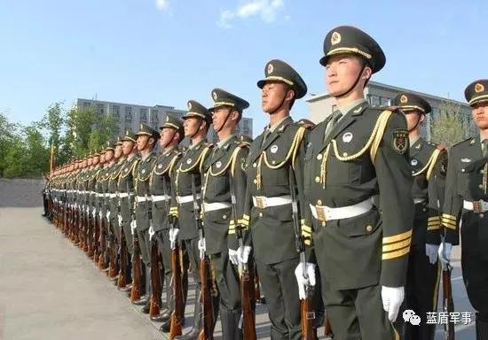 部队里的技术军官等级是怎么样？转业回来后享受什么待遇？