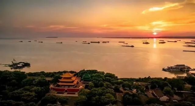 湖南有哪些美食和风景？