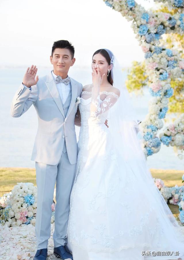 林心如的老公结婚照:娱乐圈中哪一对的结婚照是你最喜欢的呢。 ​​​​