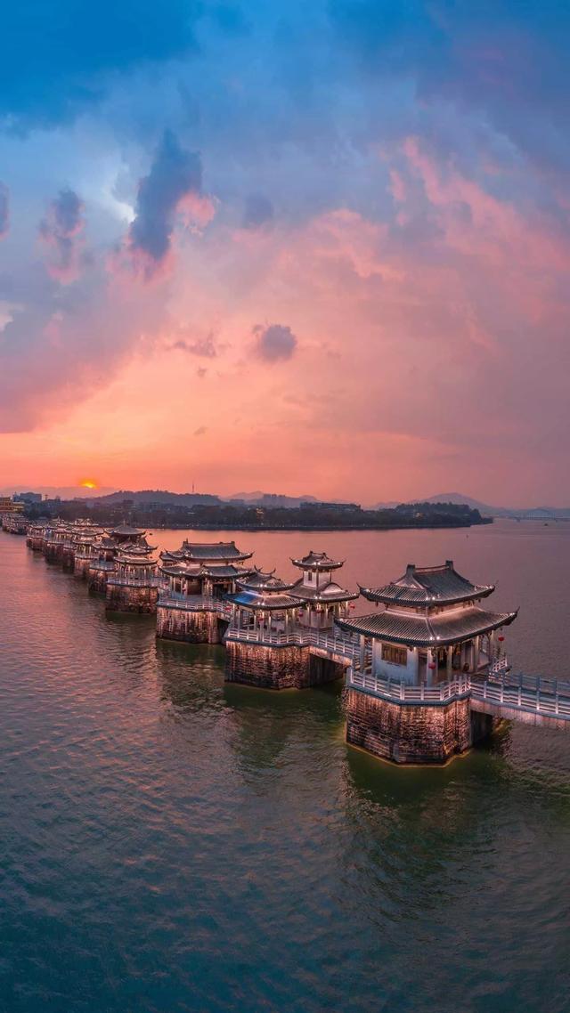 李弘基狠狠地:社会狠狠的教会过你什么？