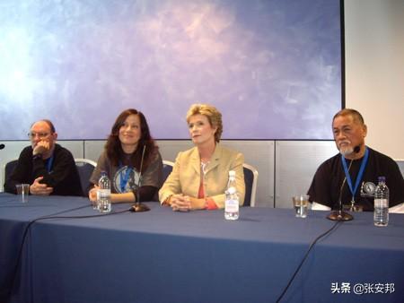 李香凝简介:功夫巨星李小龙有着怎样传奇的一生？