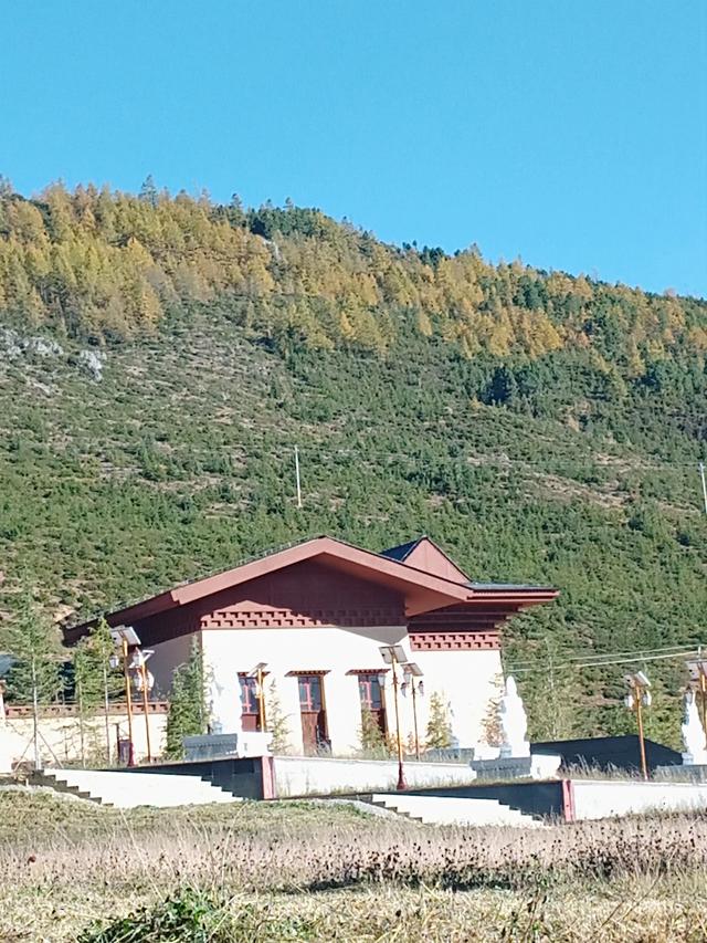 通海秀山一小灵异事件:云南给你的第一印象是什么？都有什么著名景点呢？