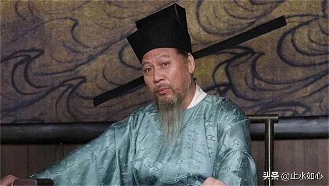 有人考证,还有正五品知县.知县人称"太爷"或"大老爷".三年一任.