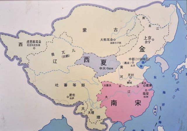 三国历史简介:如果真的想要了解三国的历史，除了《三国志》，还有其他史书吗？