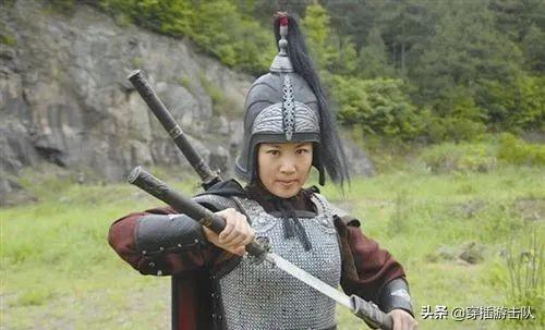 东方炻:《武林外传》中的佟掌柜为什么是寡妇？