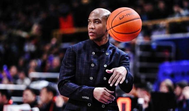 马布里nba:马布里为什么在NBA没能取得成功，来到中国却名声大噪？