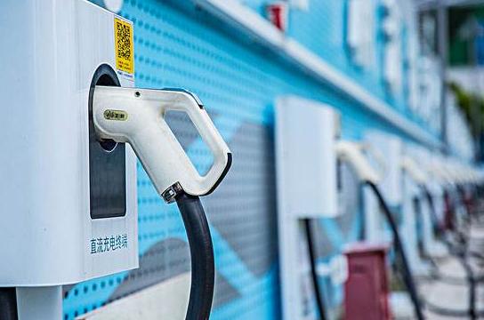 东威新能源电动车官网，随着新能源汽车的增多，油价会一直下降吗