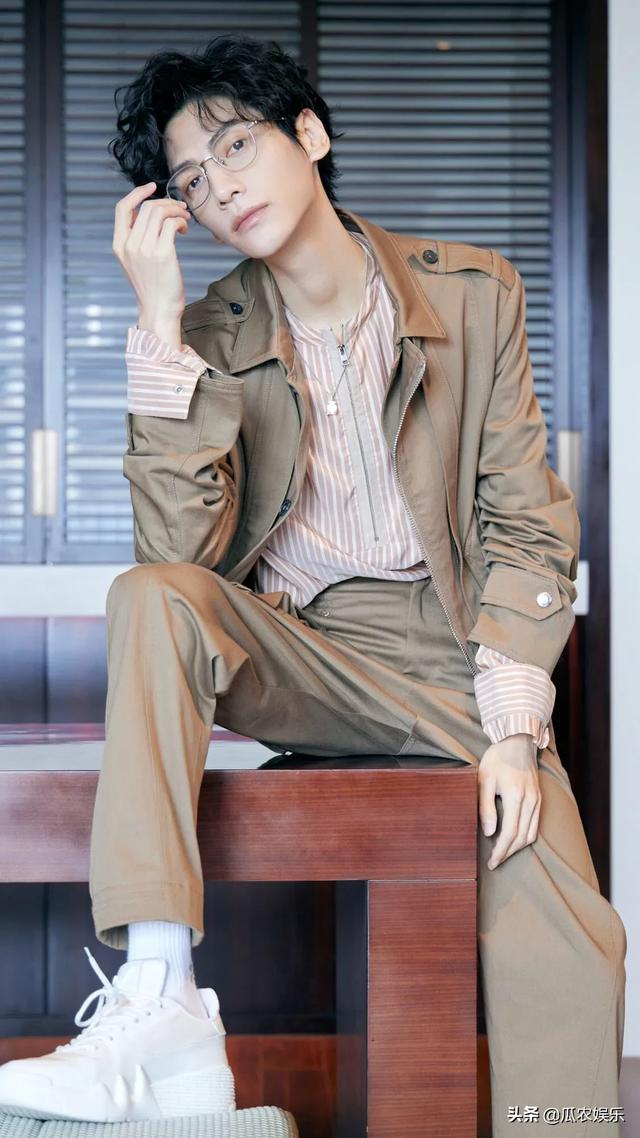 郭敬明到底有多高:哪些明星长着一张“高脸”，实际上不高