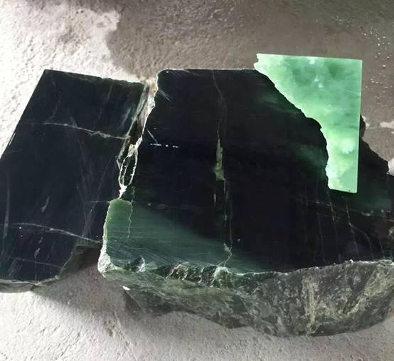 和田碧玉手镯值钱吗请回答,碧玉猫眼手镯，现在是什么价位呢？