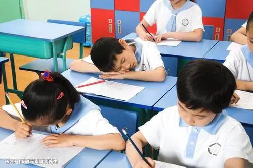 何兴丽是老师吗:发现老师给错分了，要不要找老师问一下？