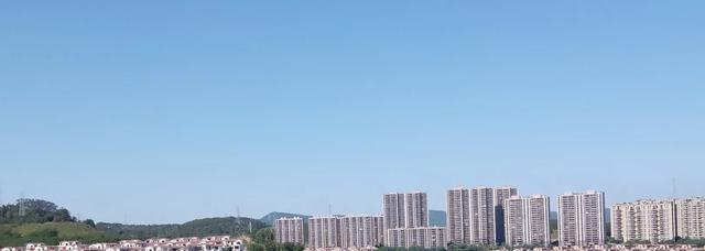 你读过最好的现代诗是哪一首呢？