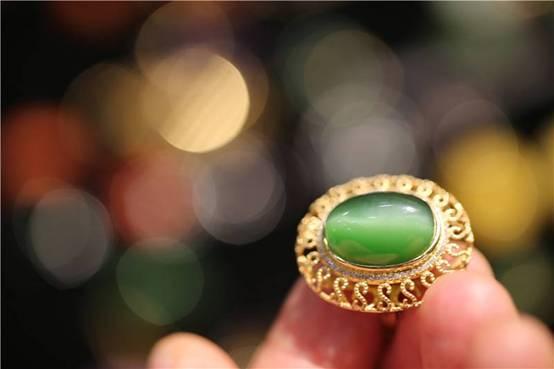 最好的和田碧玉手镯要多少钱,碧玉猫眼手镯，现在是什么价位呢？