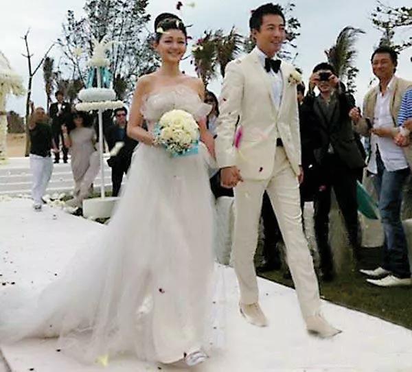 小s离婚:小s被家暴，爱妹如子的大s为什么不干涉呢