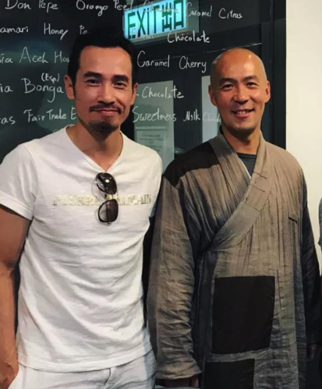 李娜为何出家:著名歌星李娜为什么会出家？