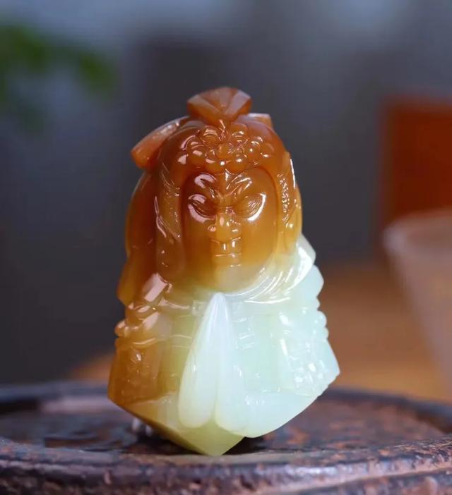 玉器市场,现在市场上有很多和田玉，都是真的吗？