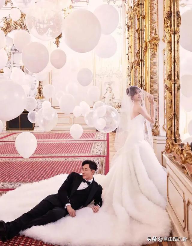 林心如的老公结婚照:娱乐圈中哪一对的结婚照是你最喜欢的呢。 ​​​​