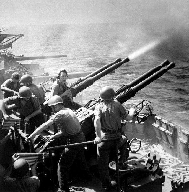 舰炮发射炮弹后，弹壳怎么处理？回收还是扔海里？插图70