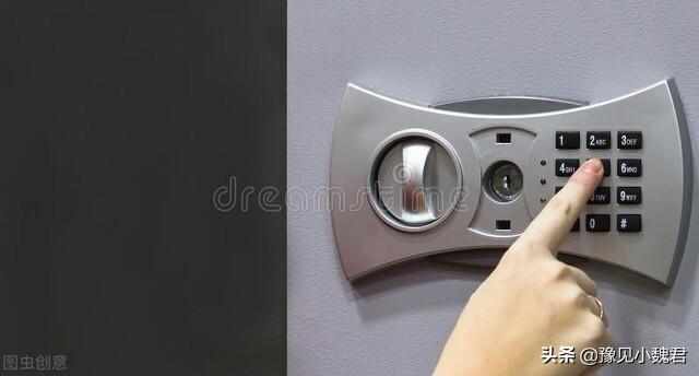 为什么说：保险柜没有钥匙时,只用笔帽就可以打开？怎么做到的？