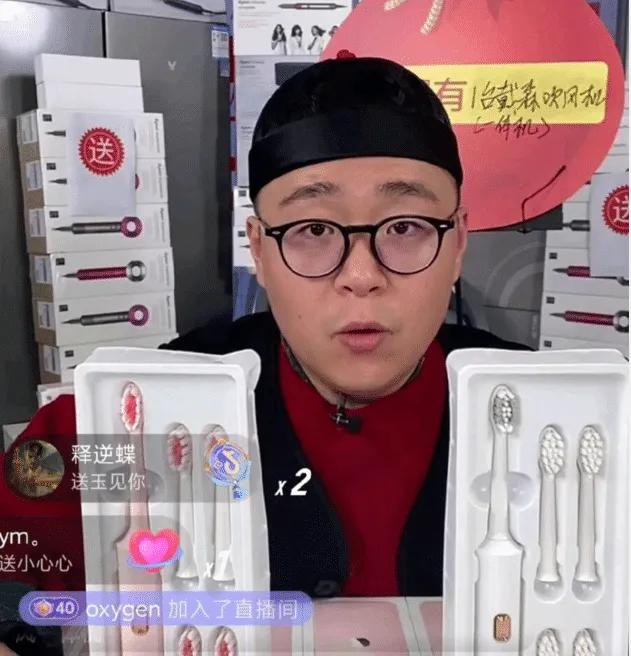 斗鱼雪纳瑞夫人闪露:你饲养雪纳瑞的过程中有什么辛酸史？