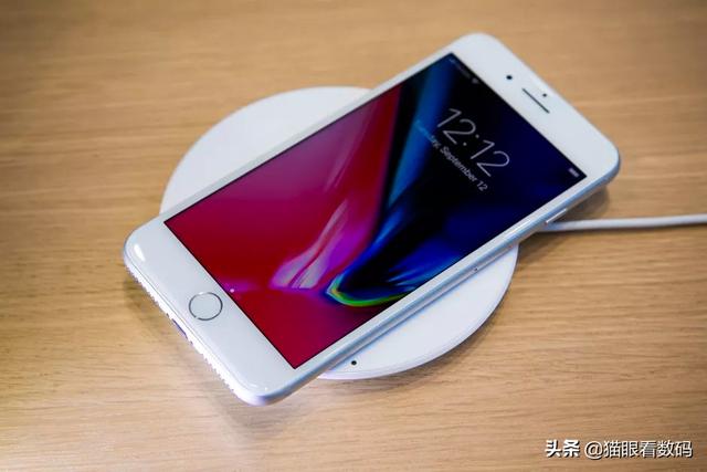 我是真的不明白并且非常讨厌，现在的有些手机为什么用玻璃背壳，难道是自信的认为这样很帅？插图