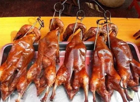 上海豹猫卖多少钱一只:街边20块钱一只的烤鸭为什么这么便宜？能吃吗？