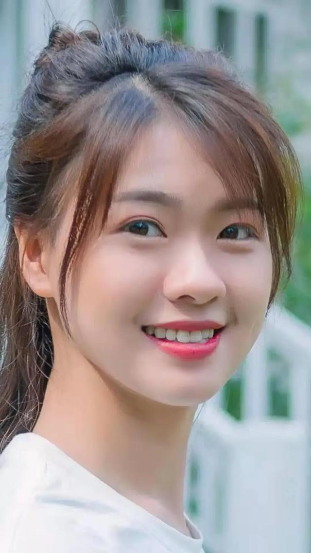 你见过最美的回眸一笑是什么样的?-育儿网