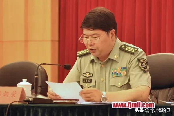 奚天鹰:“书法西施”邓凌鹰，为何把隶书写得那么漂亮？