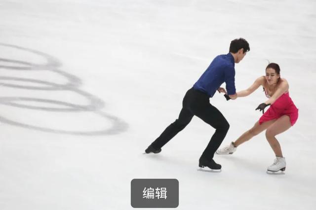 双人自由滑是情侣或夫妻吗？如果不是是不是太尴尬了？
