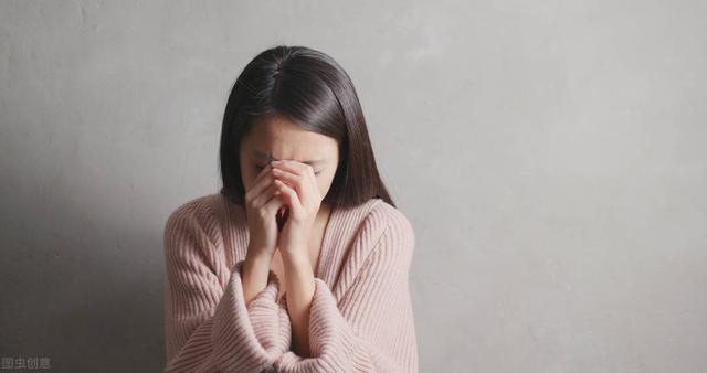 女人在被强奸的过程中,大声呼救。这样对保护自己有利吗？
