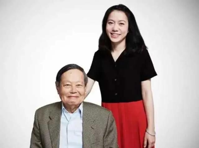 你认为杨振宁和翁帆两人婚姻幸福吗？