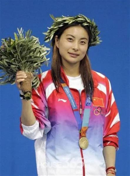 跳水伏明霞老公是谁:全红蝉能否超越郭晶晶所取得的成绩，成为中国最伟大的跳水运动员