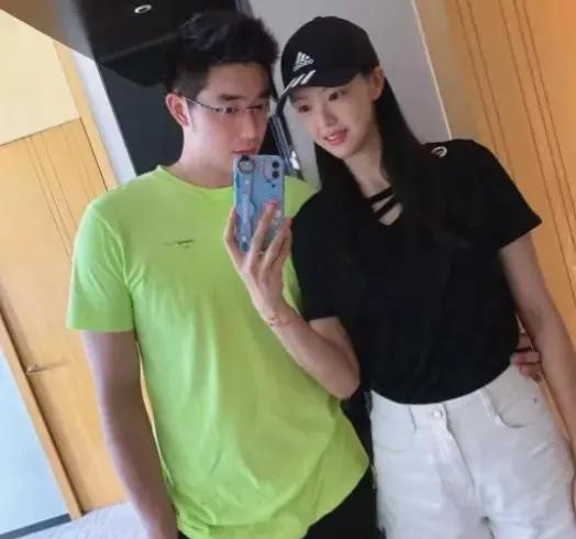孙悦离婚:相声行业“跳门”现象很多，为什么有人遭诟病有人被尊重