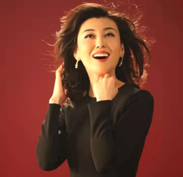 《海峡两岸》主持人李红,春晚主持人李思思,马凡舒,还有前央视的主持