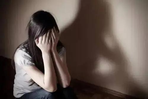 中华娱乐网小色狗:现在男色经济崛起，对此你有什么看法？