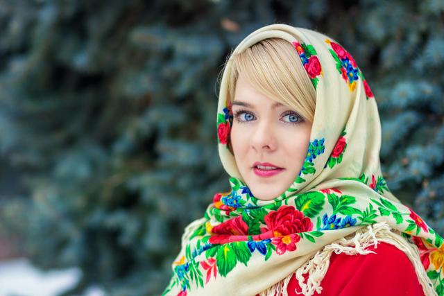 鄂温克,达斡尔族和朝鲜族,汉族也是清朝放开以后迁移过去的;后来