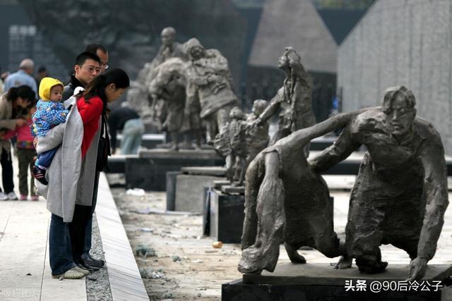 室内打仗视频:你们有因为疫情在家互相越看越不顺眼爆发战争的吗？