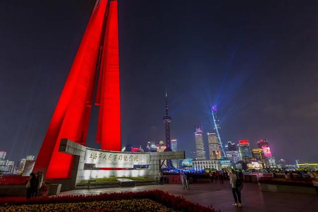 上海外滩多是现代化高楼大厦,为啥那么吸引人去玩？